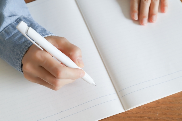 【IC独学受験記#2】「勉強しなさい」の代わりに。40代の私が「本気の背中」を子どもに見せたかった理由